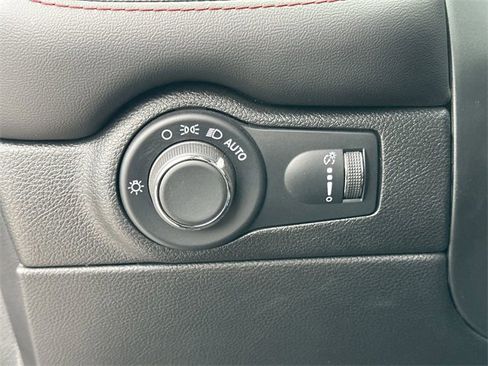 Used 2025 Dodge Durango R/T image 26