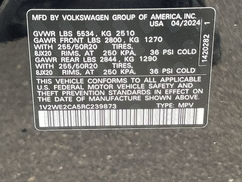 Used 2024 Volkswagen Atlas Cross Sport SE FWD image 33