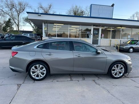 Used 2017 Chevrolet Malibu Premier FWD image 8