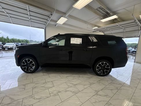 Used 2023 Chevrolet Suburban RST w/ Sport Performance Package AWD/4WD image 5