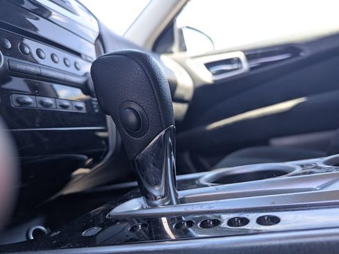 Used 2014 Nissan Pathfinder S FWD image 14