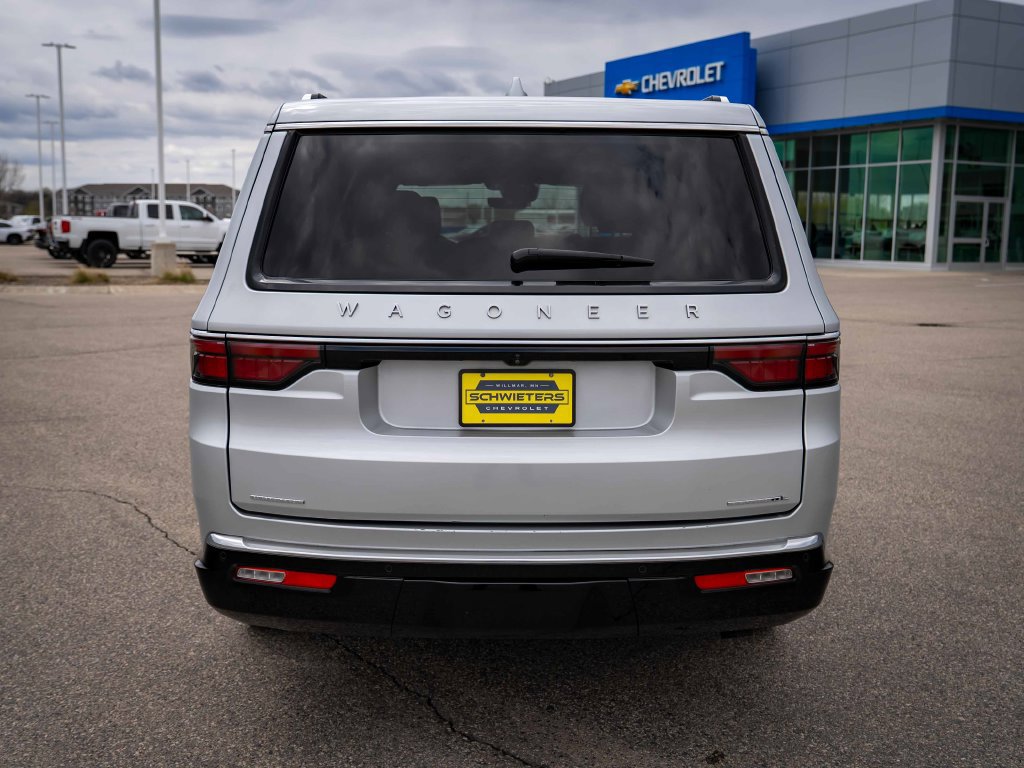 Used 2023 Jeep Wagoneer L Series II AWD/4WD image 8
