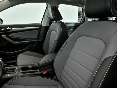 New 2026 Volkswagen Jetta SE image 7