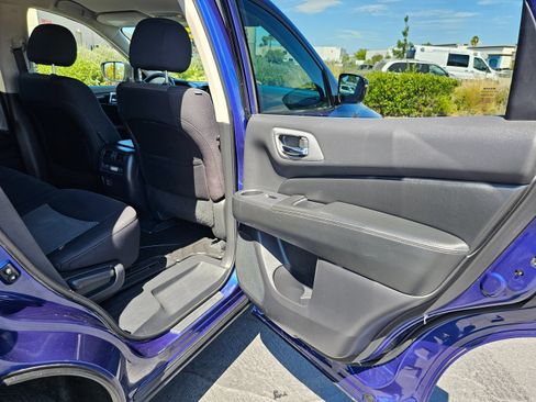 Used 2018 Nissan Pathfinder S FWD image 29