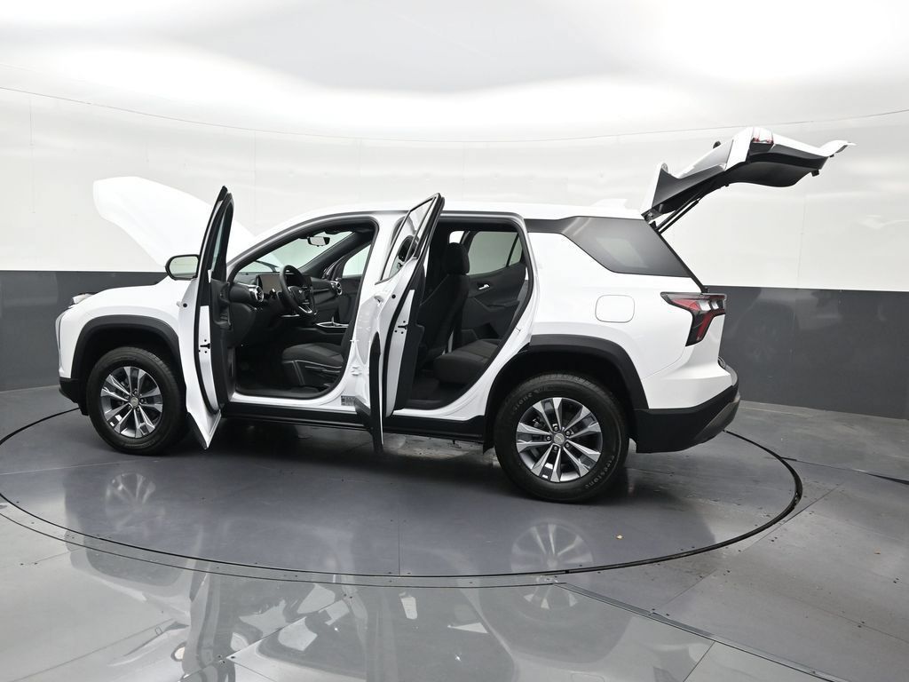 Used 2026 Chevrolet Equinox LT w/ Safety and Technology Package FWD image 36