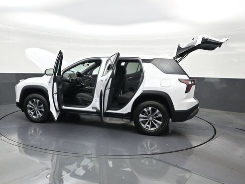 Used 2026 Chevrolet Equinox LT w/ Safety and Technology Package FWD image 36