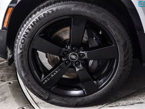 Used 2025 Land Rover Defender 130 X-Dynamic SE image 10