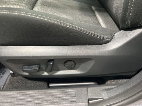 Used 2024 Nissan Rogue SV image 17