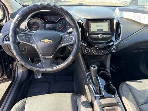 Used 2018 Chevrolet Cruze Premier w/ Enhanced Convenience Package image 17