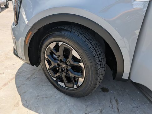 Certified 2024 Kia Sorento S FWD image 36