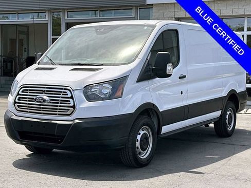 Certified 2019 Ford Transit 250 130 Low Roof RWD image 4
