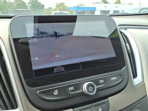 Used 2023 Chevrolet Malibu LT FWD image 18