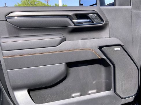 Used 2025 GMC Sierra 2500 AT4 w/ AT4 Premium Plus Package image 22