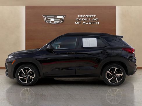 Used 2021 Chevrolet TrailBlazer RS w/ Technology Package image 2