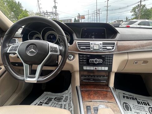Used 2014 Mercedes-Benz E 350 4MATIC Sedan image 20