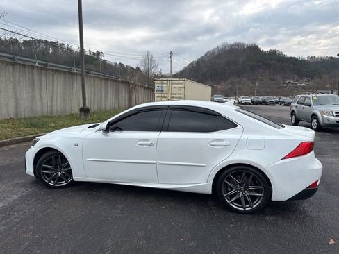 Used 2018 Lexus IS 300 F Sport w/ F Sport Package image 9