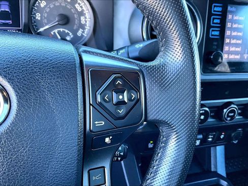 Used 2019 Toyota Tacoma TRD Sport image 22