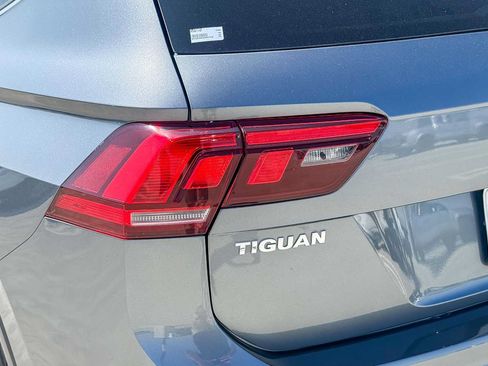 Used 2019 Volkswagen Tiguan S w/ Driver Assistance Package FWD image 9