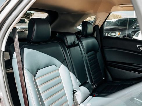 Used 2022 Ford Edge SEL w/ Sport Appearance Package AWD/4WD image 46