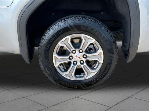 Used 2025 GMC Sierra 1500 SLT RWD image 11