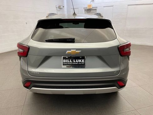 Used 2024 Chevrolet Trax LT w/ Driver Confidence Package FWD image 7