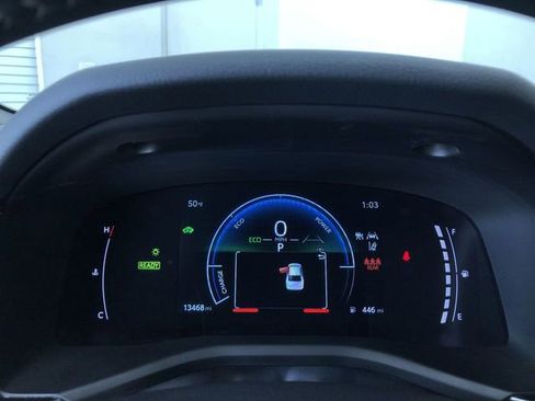 Used 2025 Toyota Camry SE image 23