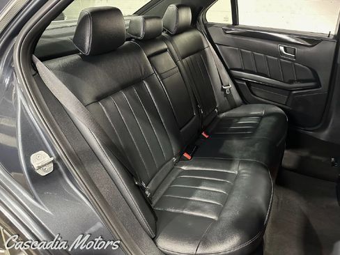 Used 2014 Mercedes-Benz E 550 4MATIC Sedan image 12