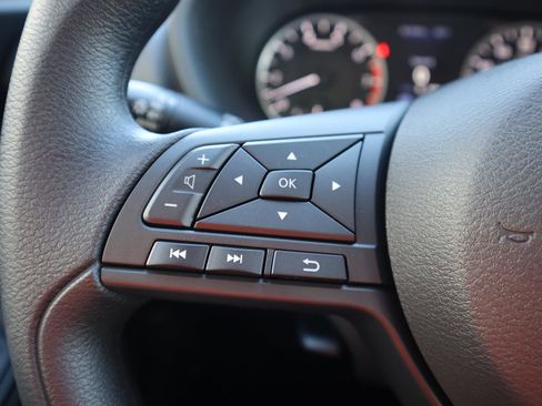 Used 2025 Nissan Sentra S image 18