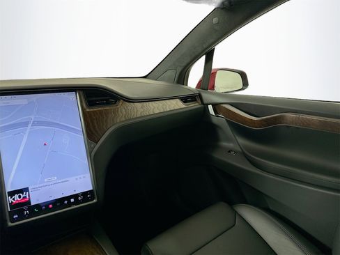 Used 2018 Tesla Model X P100D image 24