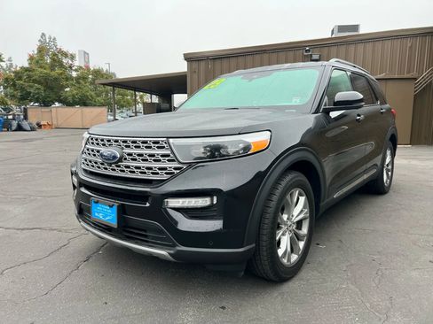 Used 2023 Ford Explorer Limited w/ Equipment Group 301A image 8