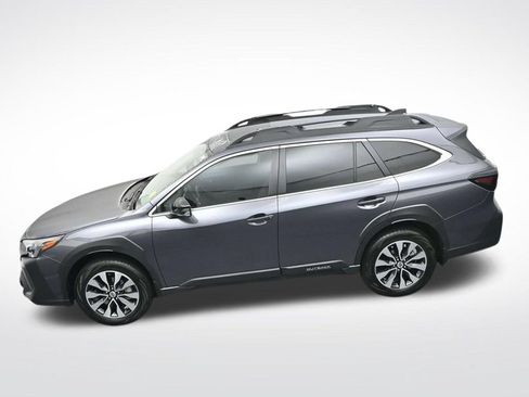 Used 2025 Subaru Outback Limited AWD/4WD image 28