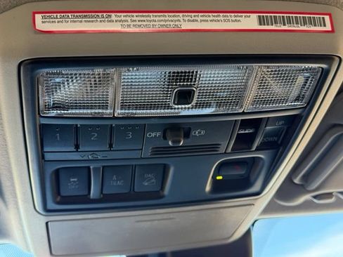 Used 2023 Toyota 4Runner Limited AWD/4WD image 29