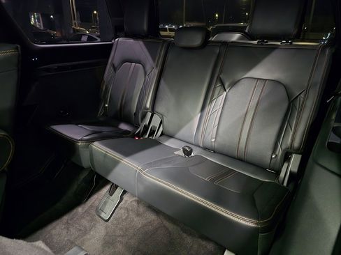 Used 2023 Ford Expedition Platinum image 37