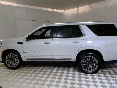 Used 2023 GMC Yukon Denali Ultimate AWD/4WD image 8