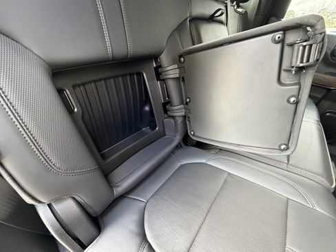 Used 2022 Chevrolet Silverado 1500 High Country w/ Technology Package image 20