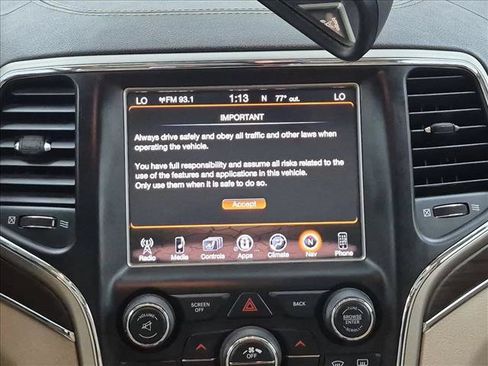 Used 2016 Jeep Grand Cherokee Overland AWD/4WD image 13