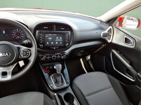Used 2021 Kia Soul LX FWD image 14