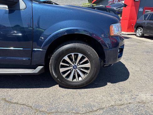 Used 2016 Ford Expedition EL XLT image 14