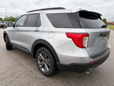 Used 2023 Ford Explorer XLT w/ Equipment Group 202A AWD/4WD image 5