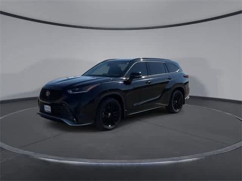 Certified 2024 Toyota Highlander XSE image 4