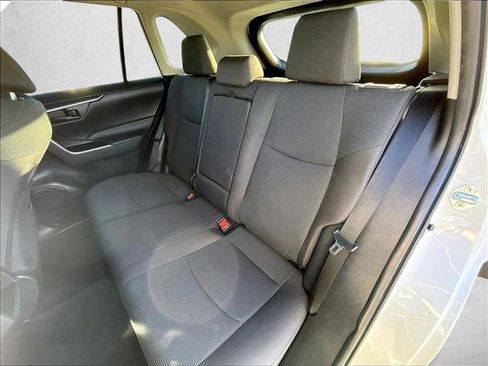 Used 2021 Toyota RAV4 LE image 25