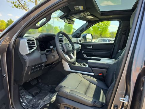 Used 2023 Toyota Tundra Platinum AWD/4WD image 10