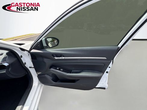 Used 2023 Nissan Altima 2.5 SV FWD image 36