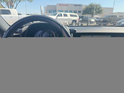 Used 2018 Lexus LC 500 Coupe w/ Sport Package RWD image 9