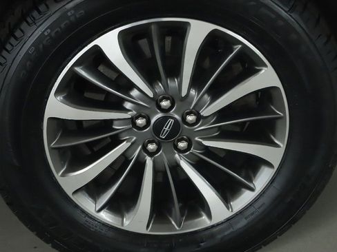 Certified 2023 Lincoln Nautilus AWD w/ Premium Package image 39