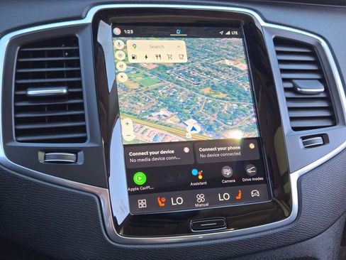 Used 2023 Volvo XC90 T8 Core image 42