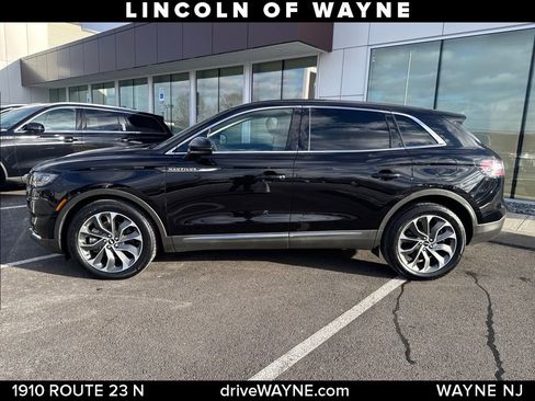 Certified 2022 Lincoln Nautilus Reserve image 2