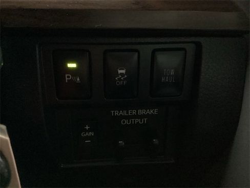 Used 2019 Toyota Tundra Limited image 27