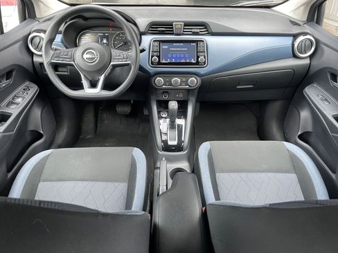 Used 2025 Nissan Versa SV image 39