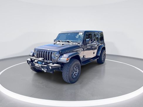 Used 2021 Jeep Wrangler Unlimited Sahara w/ Cold Weather Group image 3
